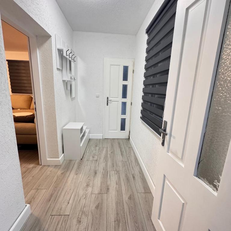 Villa RELAX Miševići - Vila sa 3 Spavaće Sobe - 5