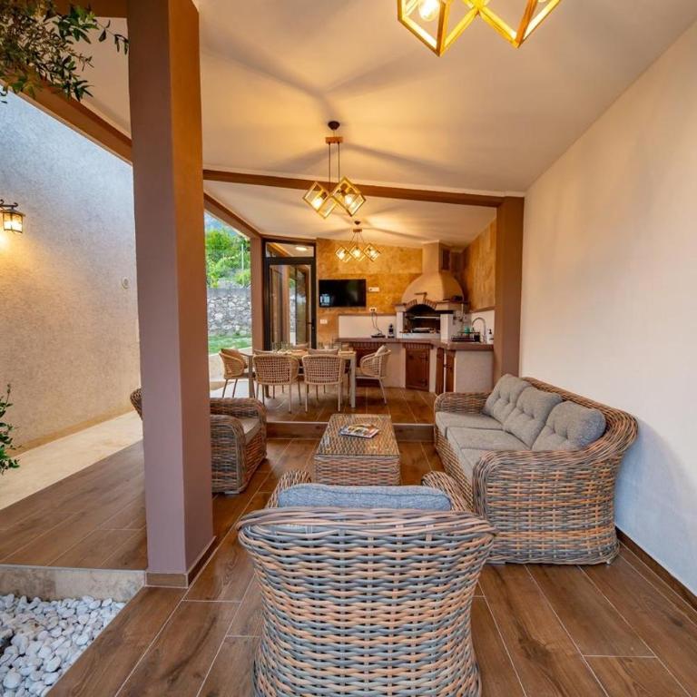 Guest House Luksic - Two-Bedroom House - 18