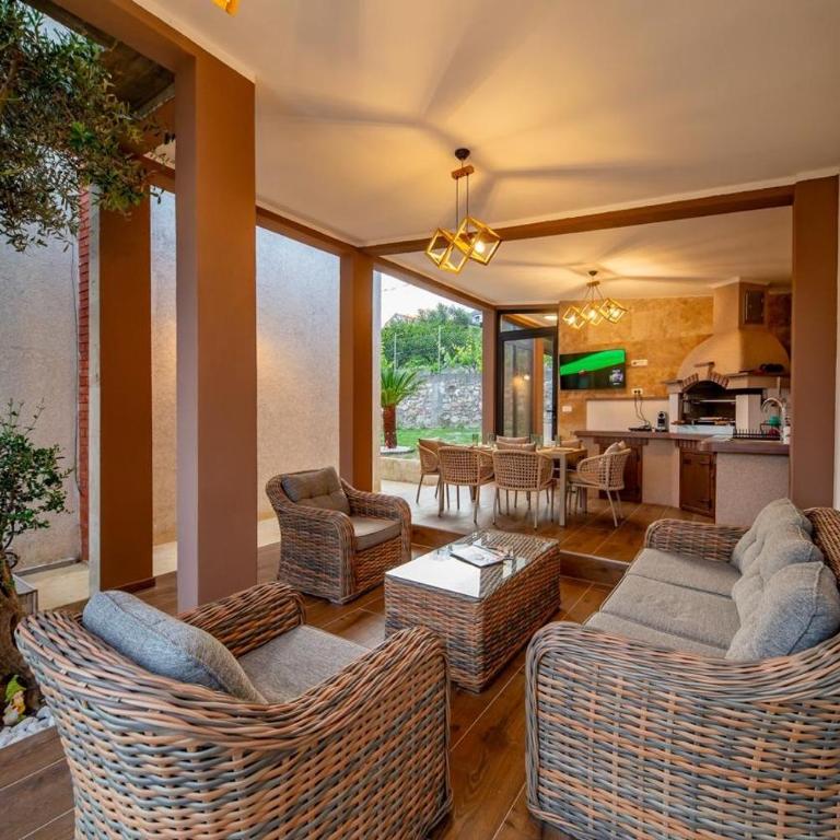 Guest House Luksic - Two-Bedroom House - 19