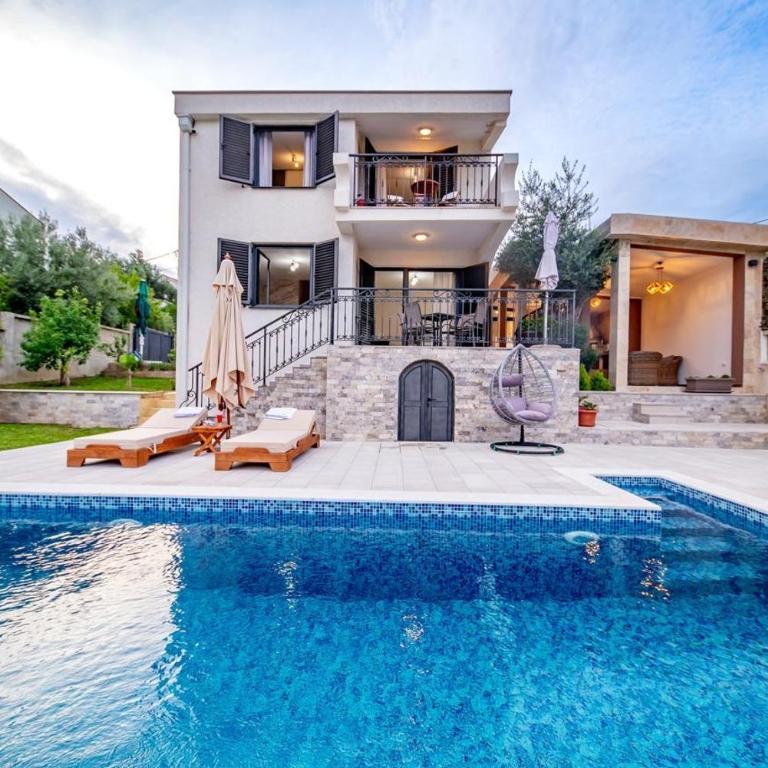 Guest House Luksic - Two-Bedroom House - 7