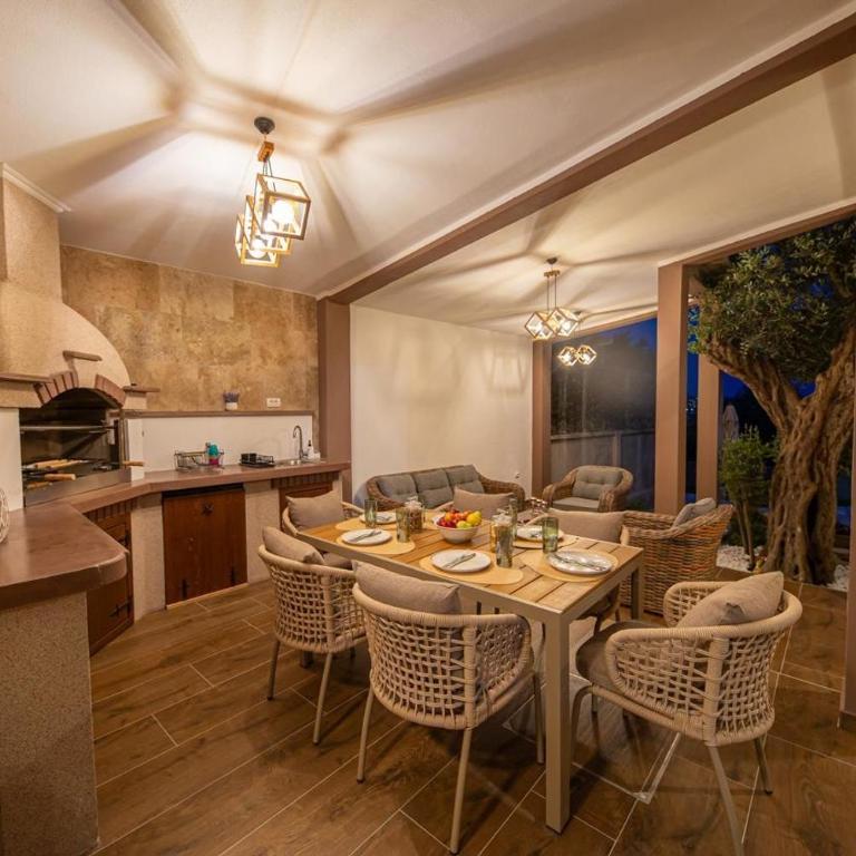 Guest House Luksic - Two-Bedroom House - 22