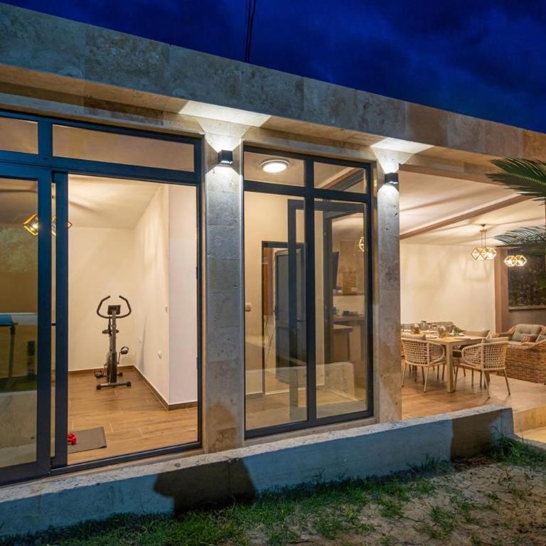Guest House Luksic - Two-Bedroom House - 24