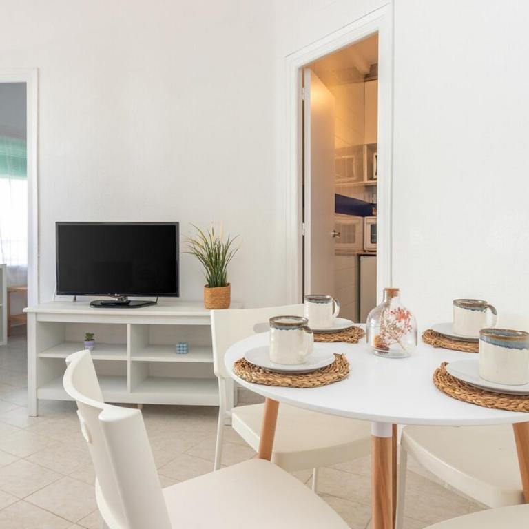 ¡A pie de todo Luz Balcón y Playa en Tossa - Apartamento - 7