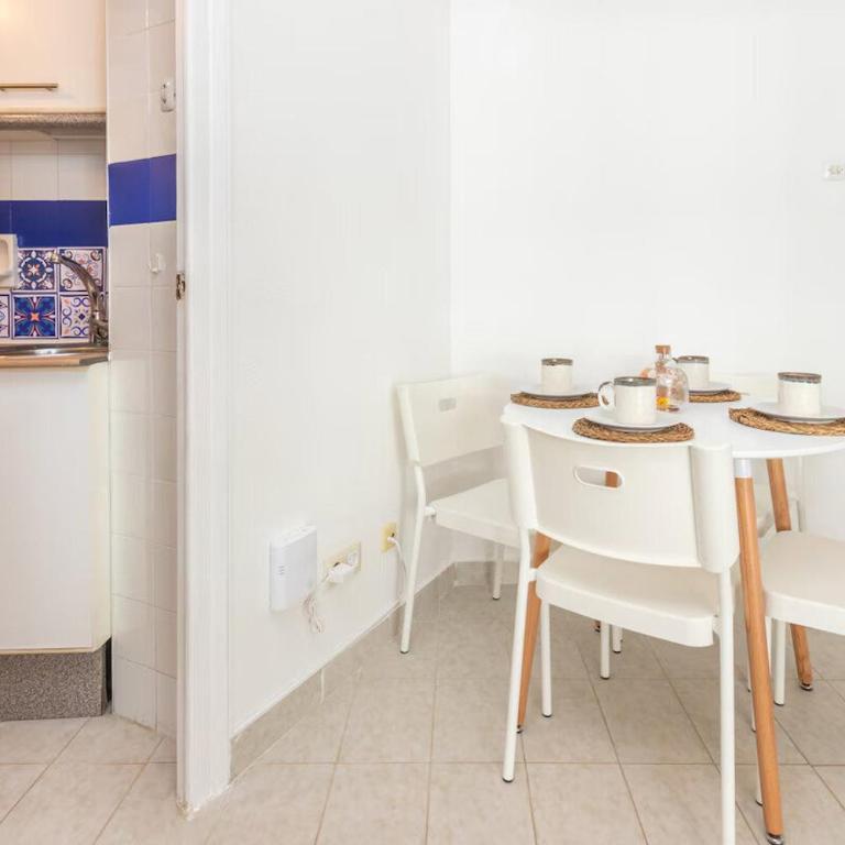 ¡A pie de todo Luz Balcón y Playa en Tossa - Apartamento - 8