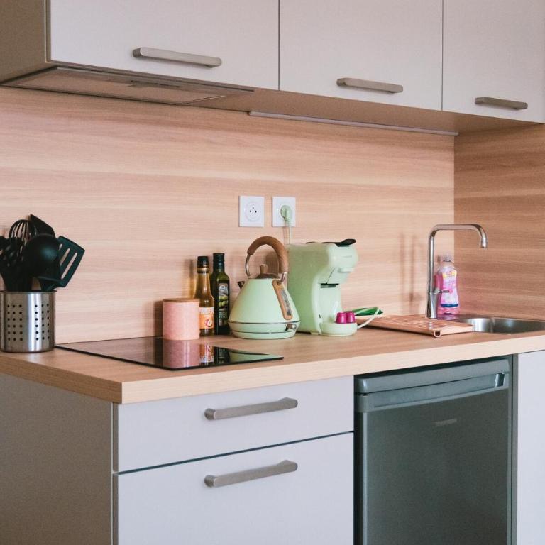 Bloom living - T1 de charme - Hyper centre - Metro - Apartment - 86