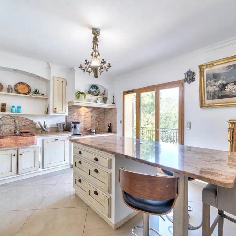 Villa de Prestige avec Piscine et Grand jardin - Villa - 28