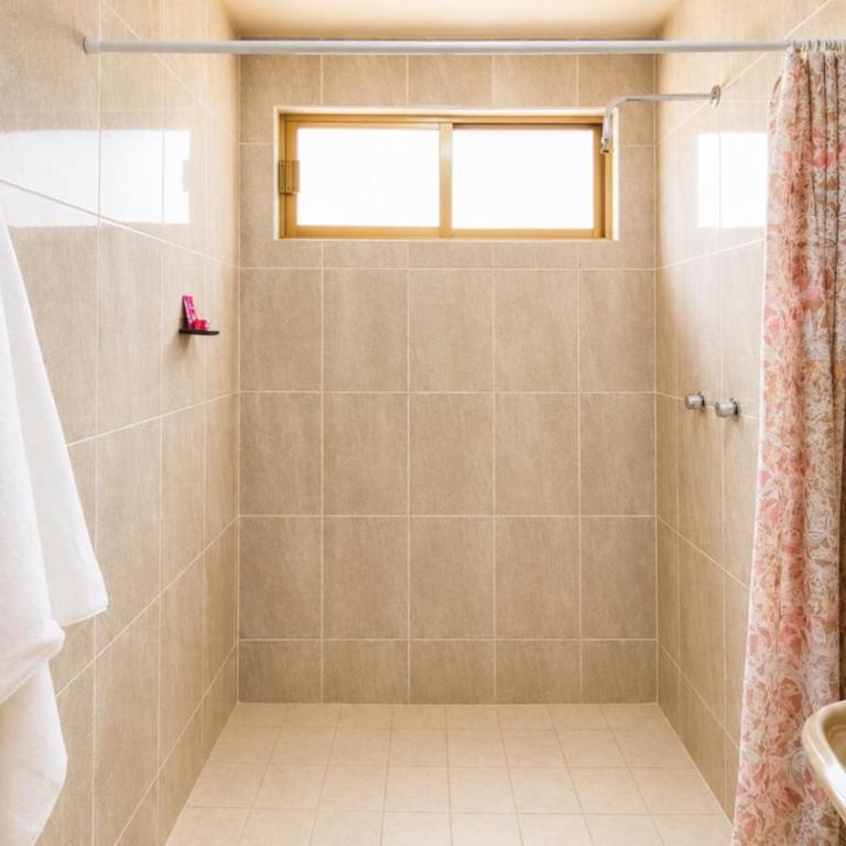 Cozy bedroom at 5 min Mexico City Airport T1 & T2 - Double Room with Private External Bathroom - 5