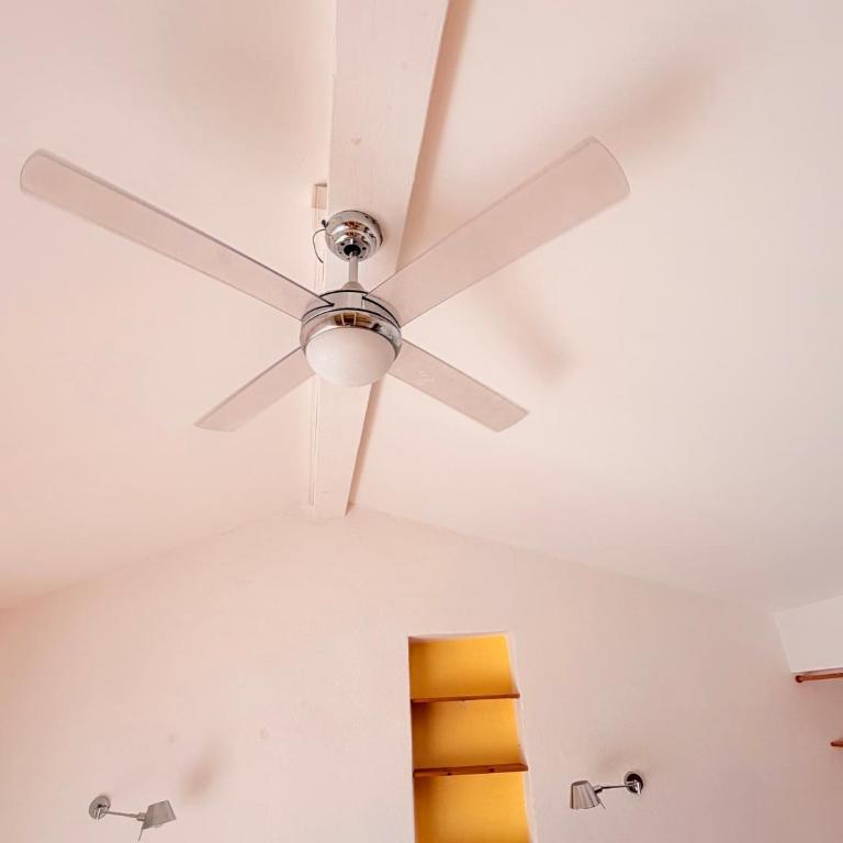 Bormes center 75 m2 artistic stay 2 to 4 people - Two-Bedroom Apartment - 68