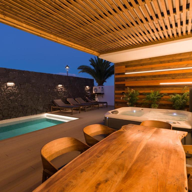 Villa Victoria - Playa Blanca - Villa - 2