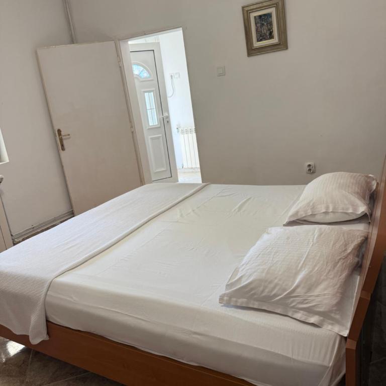 Vengo Apartments - Standard Dreibettzimmer - 5