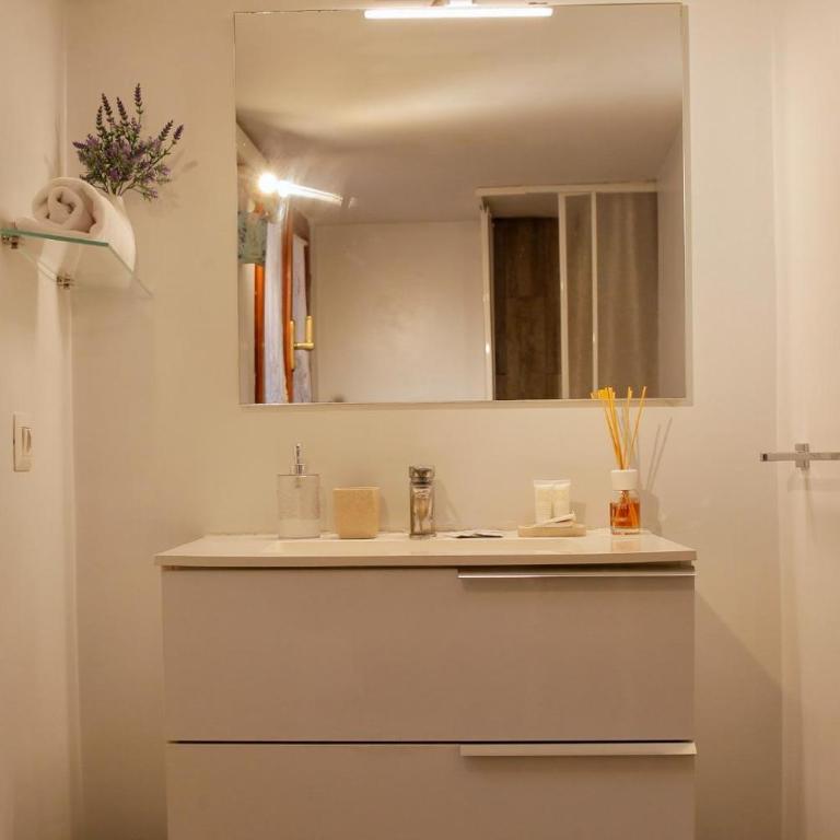 Helmirage Luxury Parlamento - Camera Matrimoniale con Bagno Privato Esterno - 7