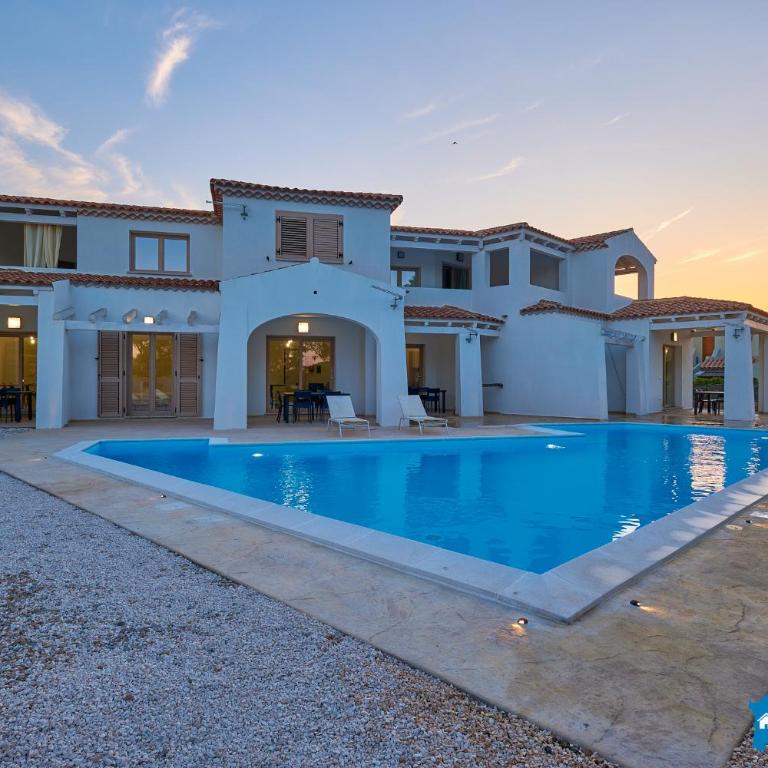 Residence nuovo con piscina 500m spiaggia - Casa con 2 Camere da Letto - 55