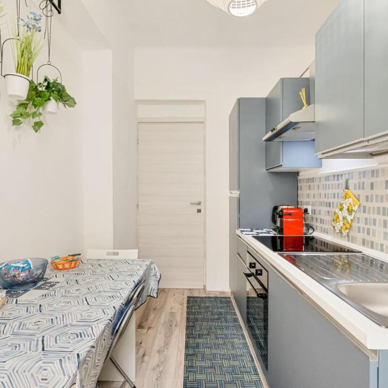 LemonTree-Air conditioning-Near the station - One-Bedroom Apartment - 8