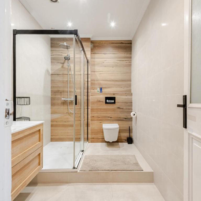 Premium Centro Bilbao free parking - Three-Bedroom Apartment - 16