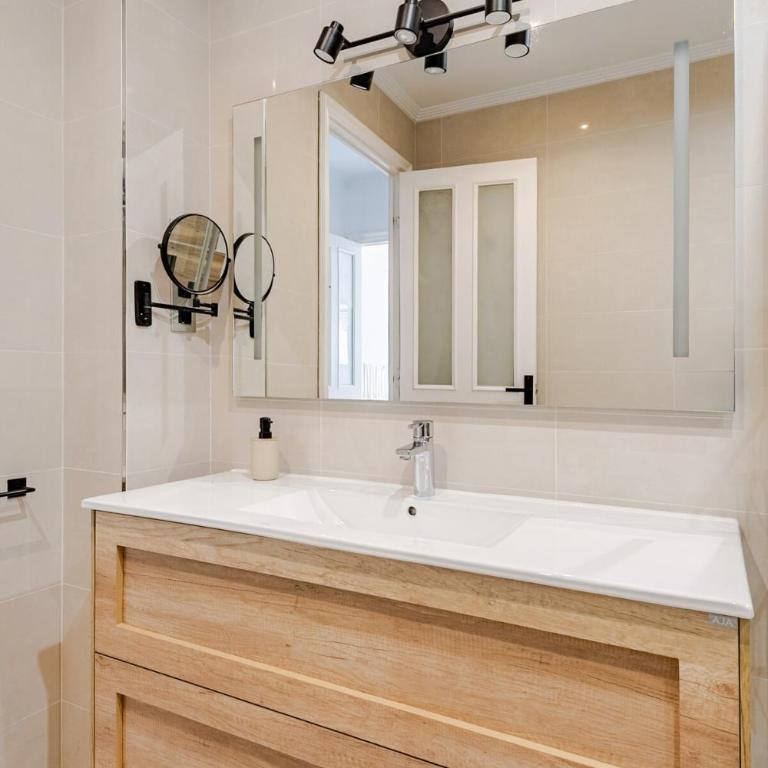 Premium Centro Bilbao free parking - Three-Bedroom Apartment - 15