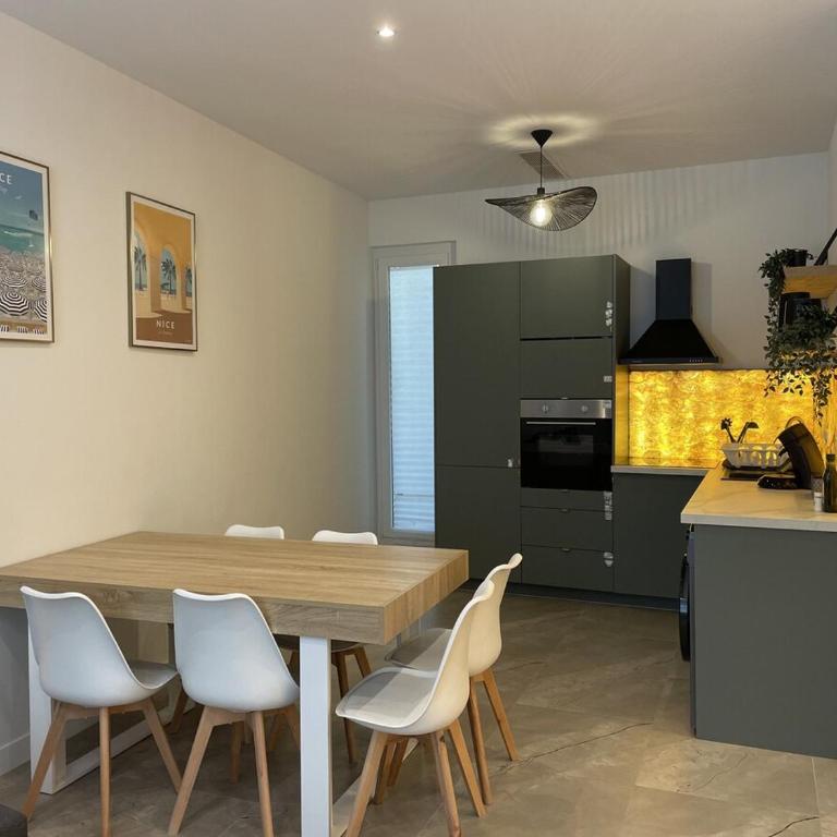 Bel appartement avec toit-terrasse, 2 chambres, centre ville de Nice - Apartment - 40