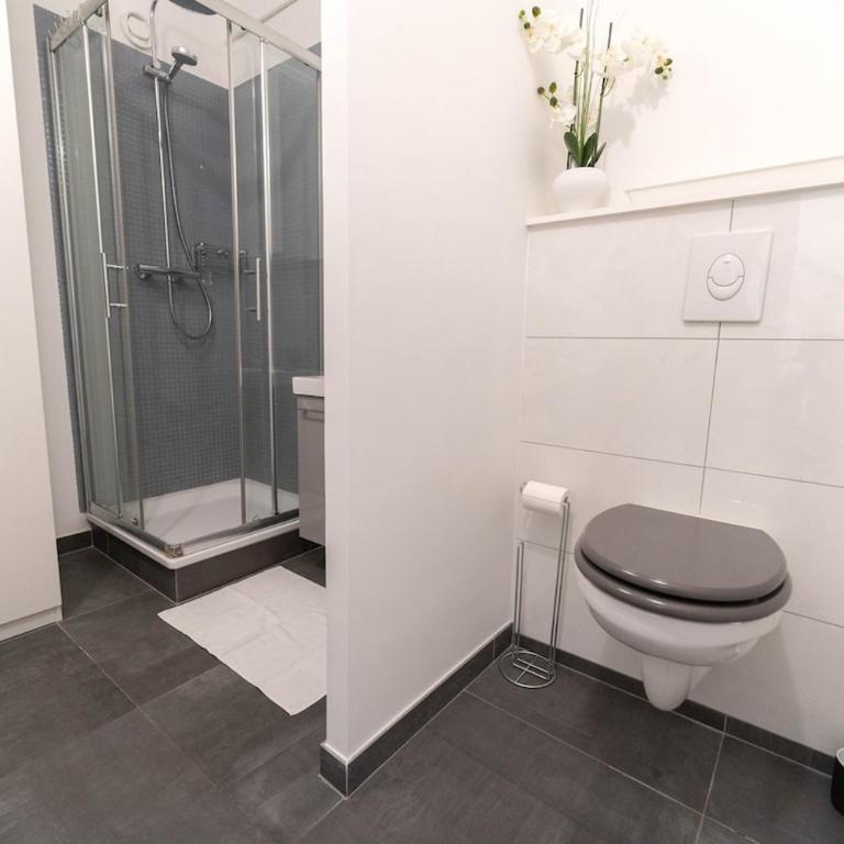 Magnifique Appartement, Piscine, Proche gare - Appartement - 18