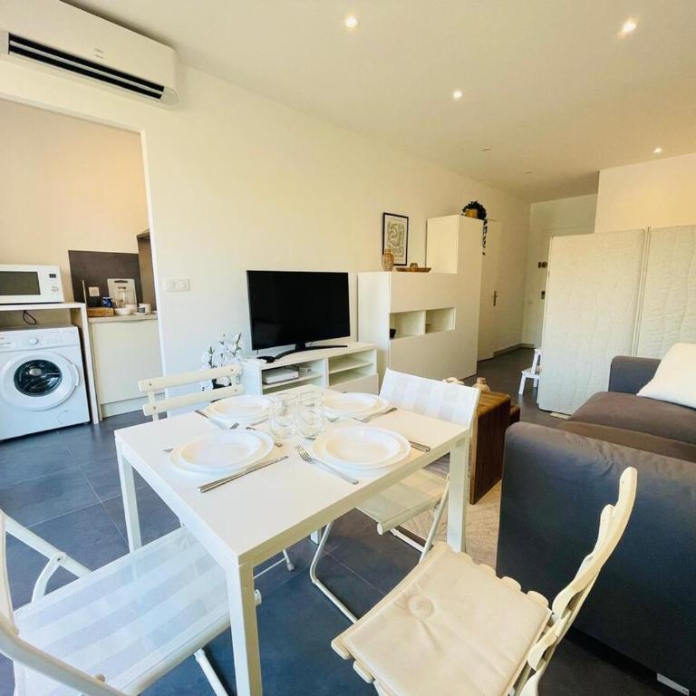 Magnifique Appartement, Piscine, Proche gare - Appartement - 34