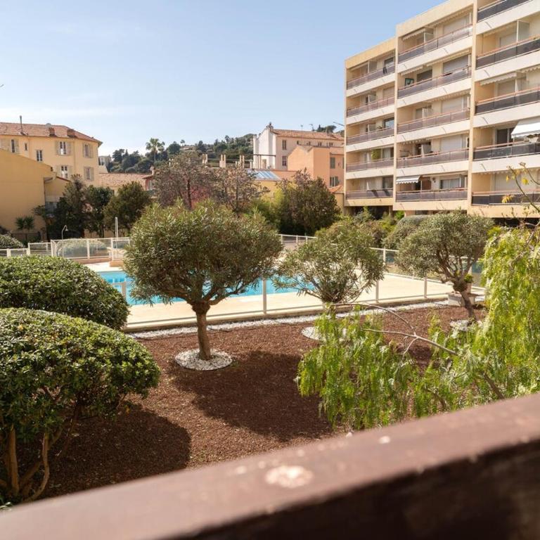 Magnifique Appartement, Piscine, Proche gare - Appartement - 11