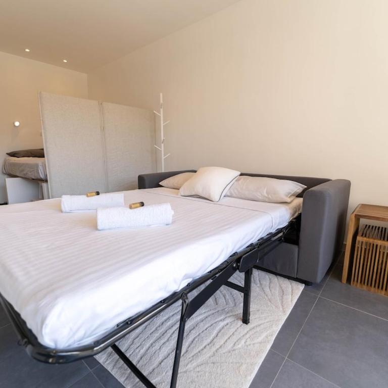 Magnifique Appartement, Piscine, Proche gare - Appartement - 24
