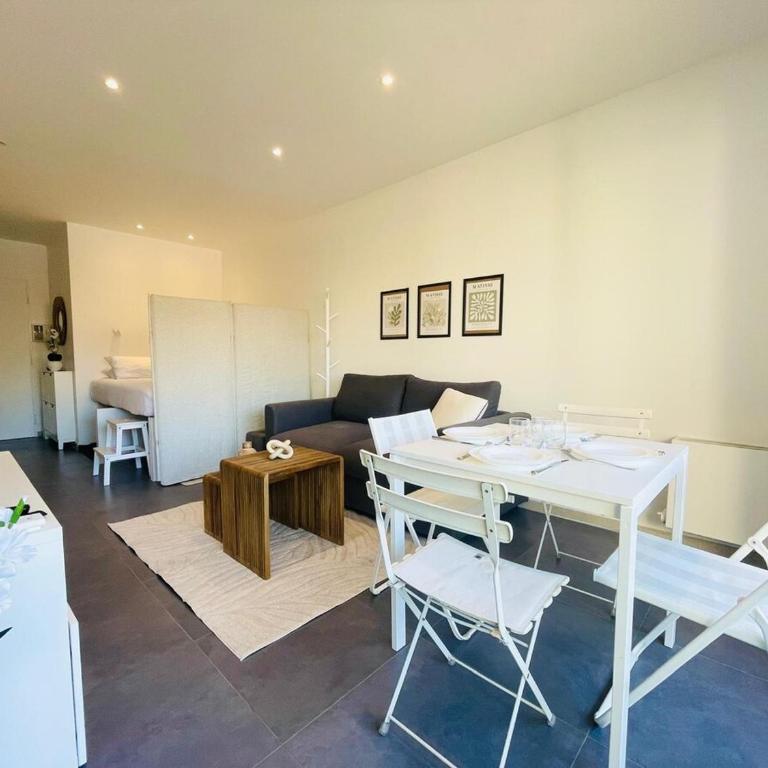 Magnifique Appartement, Piscine, Proche gare - Appartement - 35