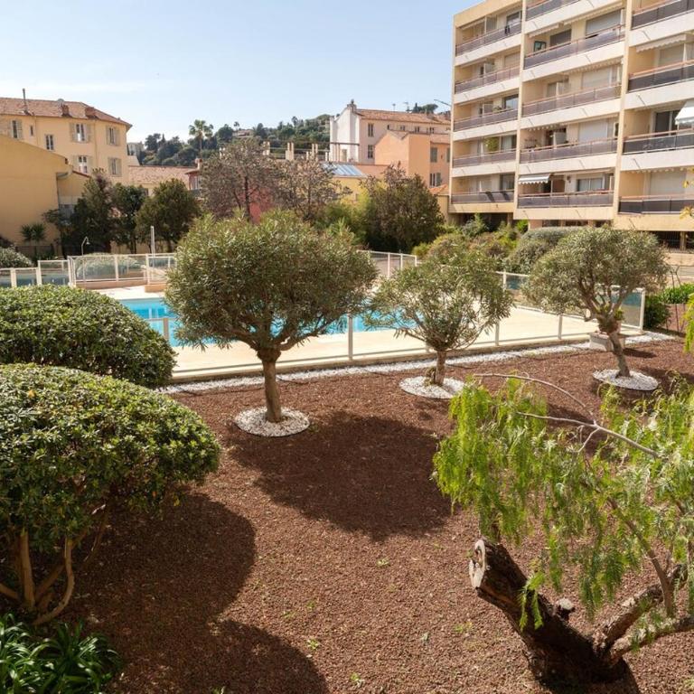 Magnifique Appartement, Piscine, Proche gare - Appartement - 15