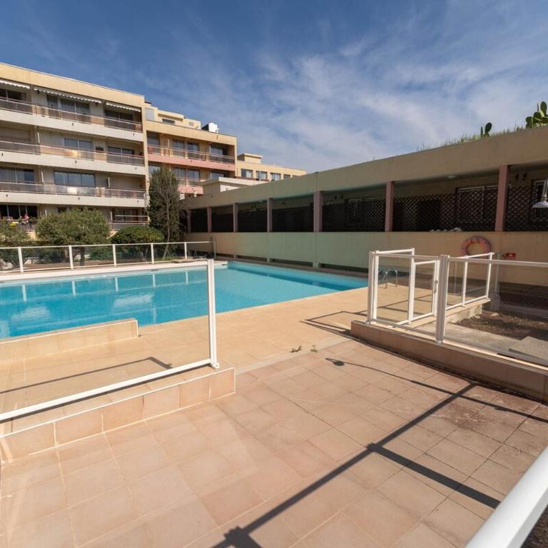 Magnifique Appartement, Piscine, Proche gare - Appartement - 17