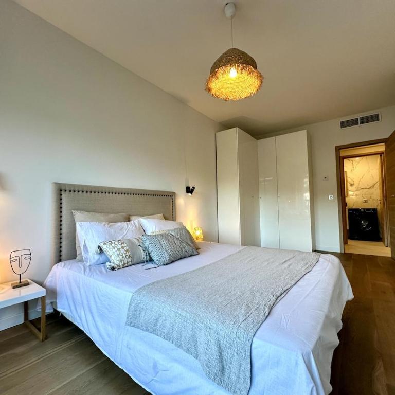 Elégant et spacieux 3 pièces, centre Cannes - Apartment - 32