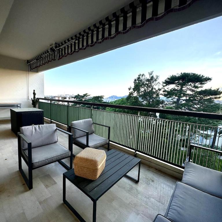 Elégant et spacieux 3 pièces, centre Cannes - Apartment - 34