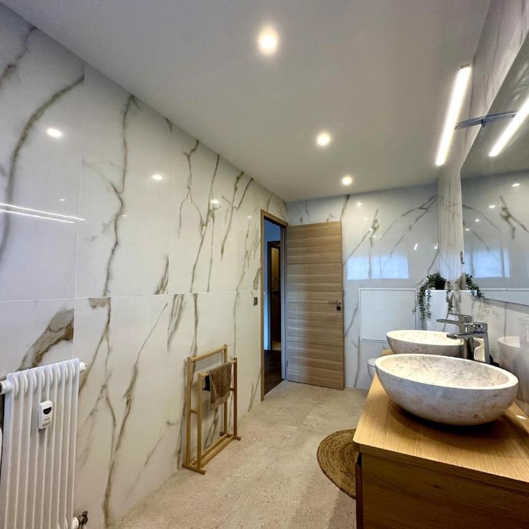 Elégant et spacieux 3 pièces, centre Cannes - Apartment - 36