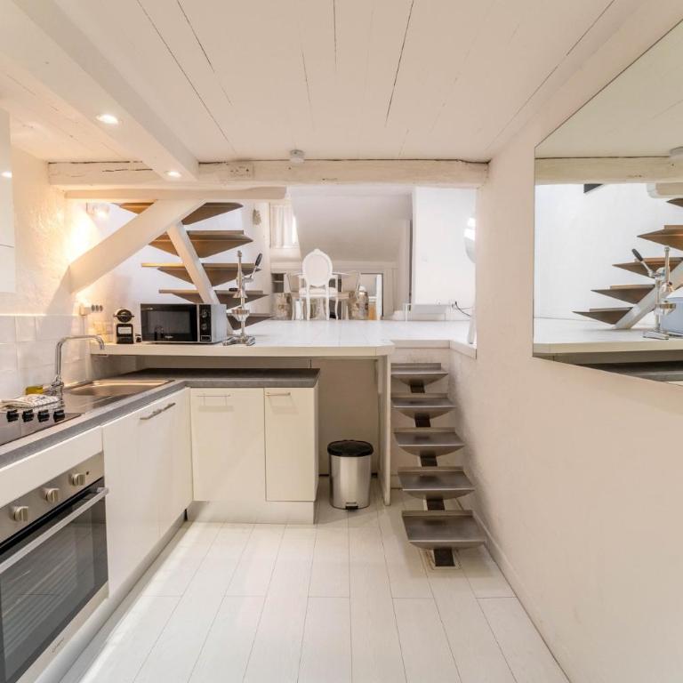 BC Spacieux et atypique 3P, Vieille-Ville - Appartement 2 Chambres - 3