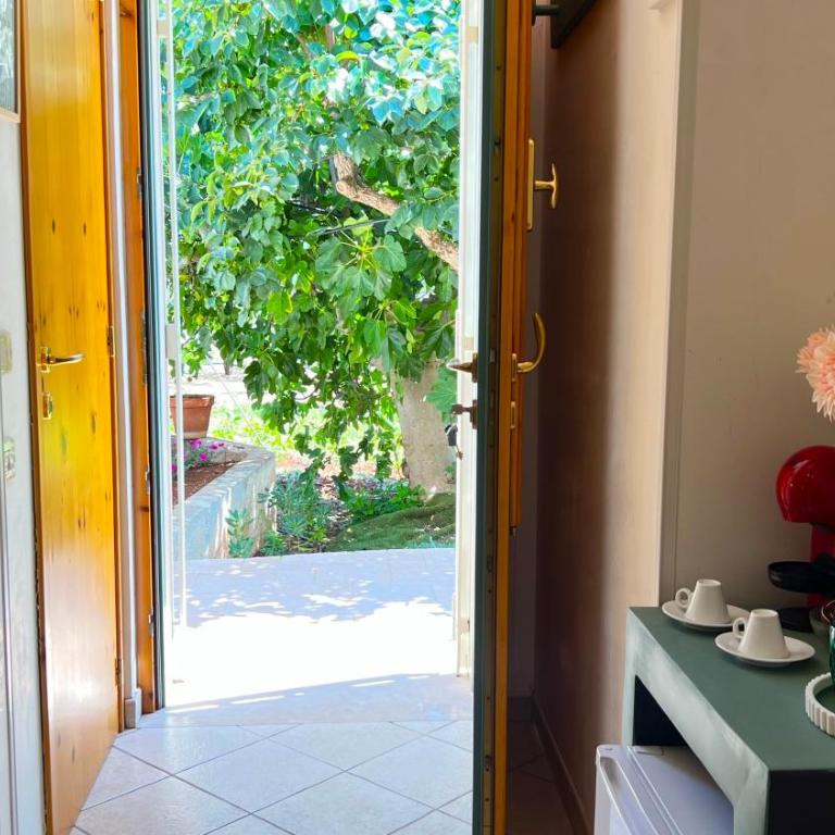 Villa Adelaide - Dreibettzimmer mit eigenem Bad - 13