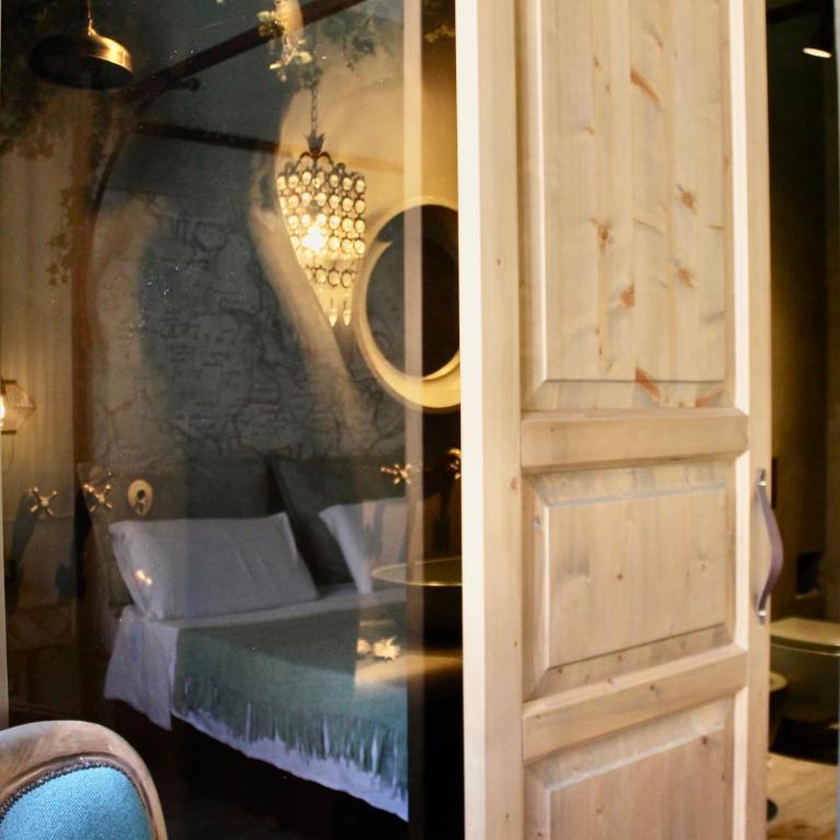 Suite Dimora Ponente - Elegant Suite with Balcony - Trani - Habitación Doble con balcón - 10