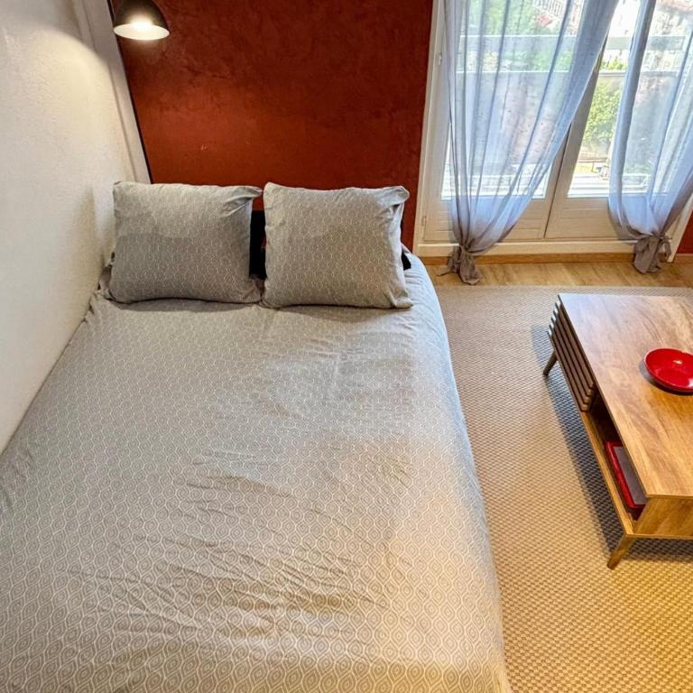 8th floor apartment with 2 balconies - Apartment - 13