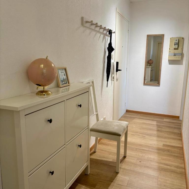 8th floor apartment with 2 balconies - Apartment - 17