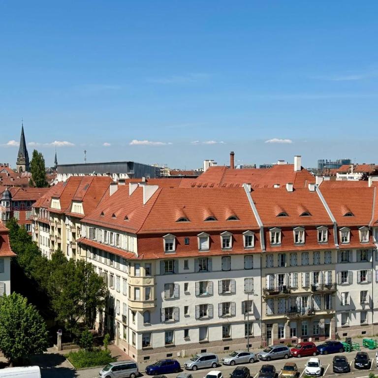 8th floor apartment with 2 balconies - Apartment - 20