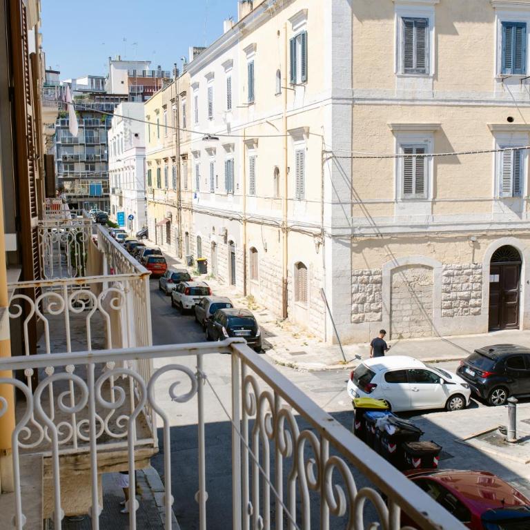 Suite Dimora Ponente - Elegant Suite with Balcony - Trani - Habitación Doble con balcón - 20