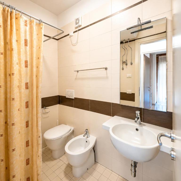 Residence Columbia - Appartamento con 2 Camere da Letto e Balcone - 8