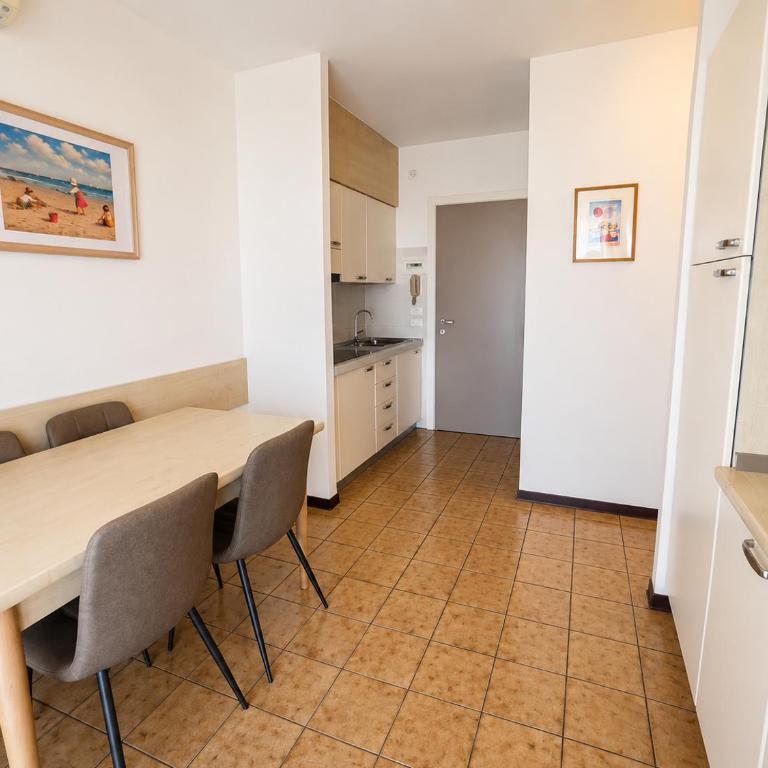 Residence Columbia - Appartamento con 2 Camere da Letto e Balcone - 9