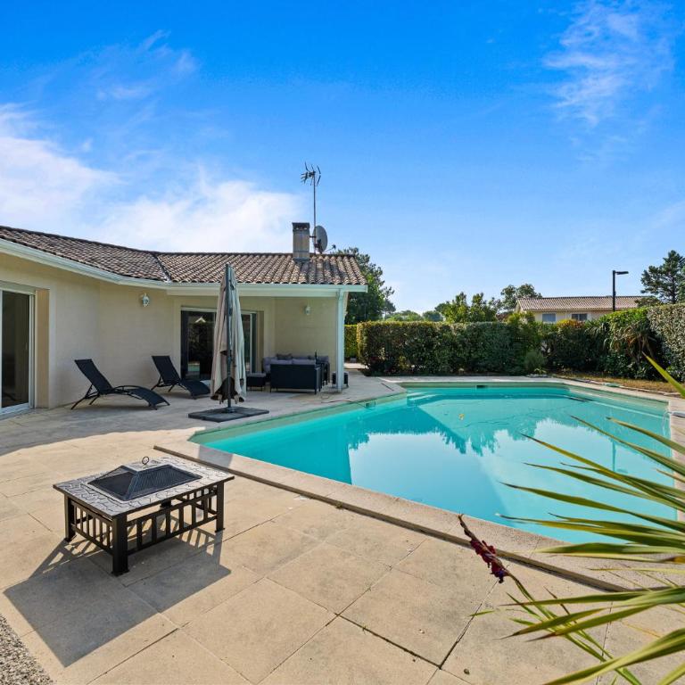 Villa familiale Piscine & grand jardin - Villa with Private Pool - 2
