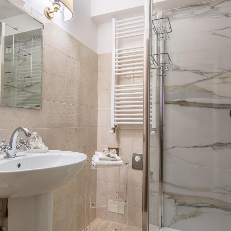 iFlat Elegant Stay in a Historic Roman Palace - Appartamento con 2 Camere da Letto - 5
