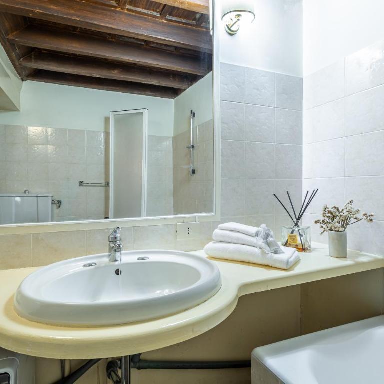 iFlat Elegant Stay in a Historic Roman Palace - Appartamento con 2 Camere da Letto - 6