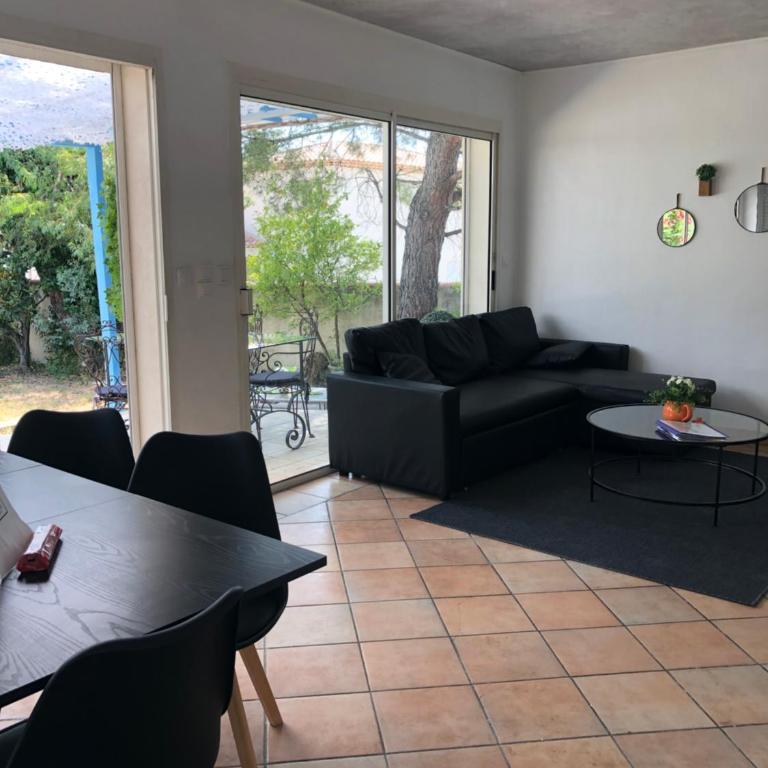 LE BONHEUR AVEC PISCINE ET JARDIN - Maison 2 Chambres - 2