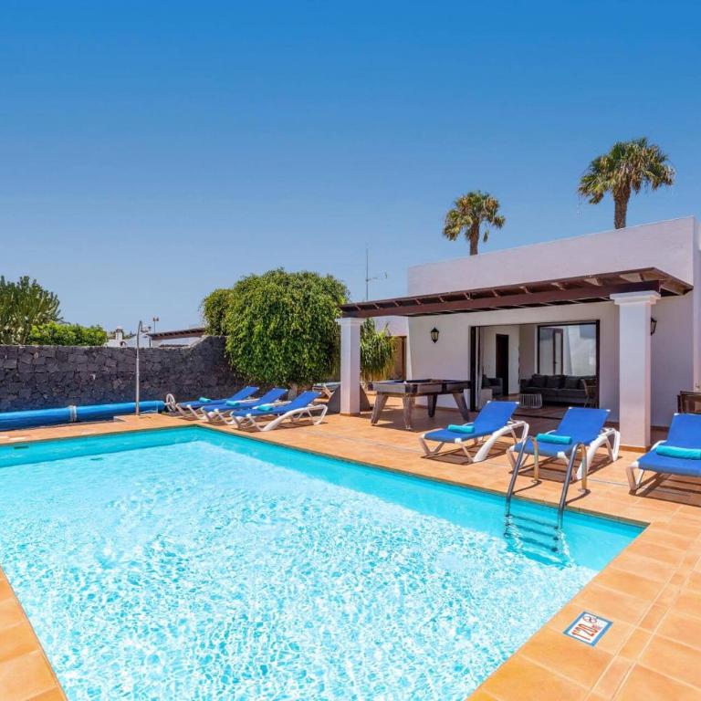 Villa Papagayo by Villa Plus - Villa - 2