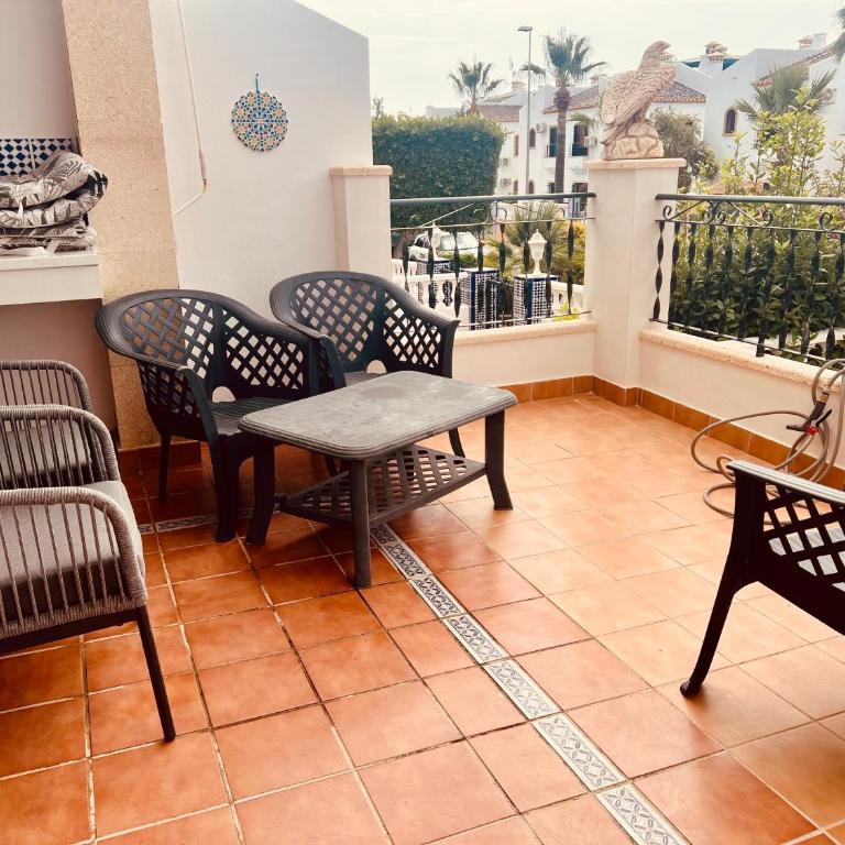 Villamartin, lovely 2 bed house, short walk to the Plaza. - Casa de 2 dormitorios - 17