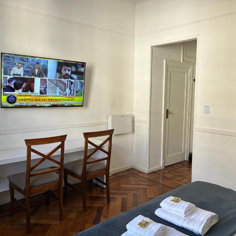 View of the Obelisco! Birthplace of Tango, Wine and Polo - Apartamento de 1 dormitorio - 5