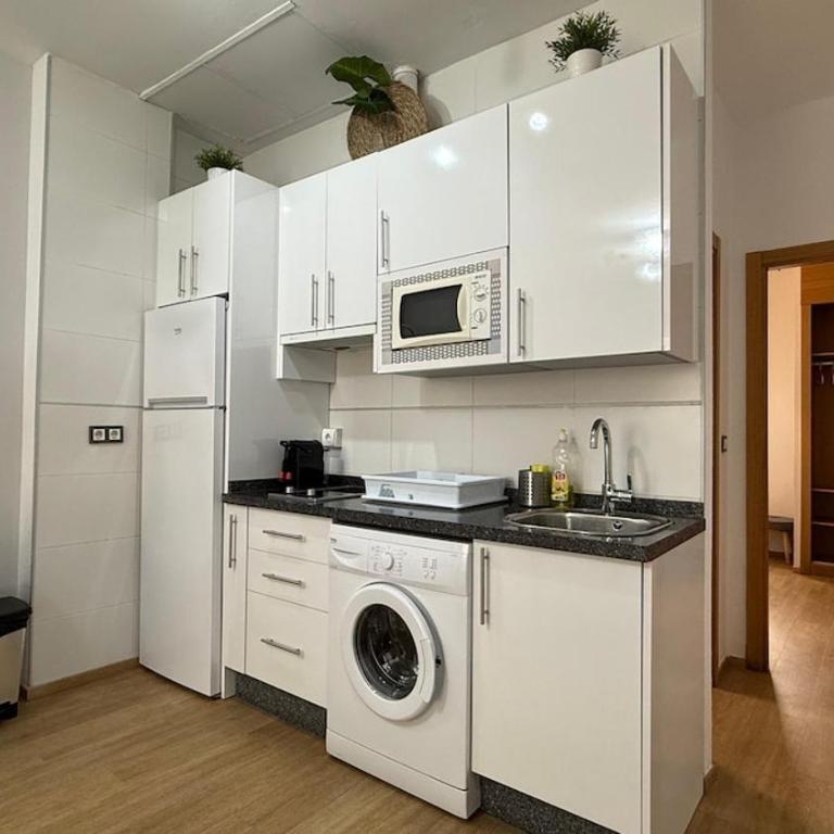 Quiet Apartment in the Heart of Malaga POOL & FREE PARKING - Apartamento de 1 dormitorio - 7