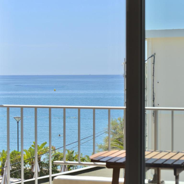 Le balcon sur les sablettes, plage à pied et clim - Appartement - 1