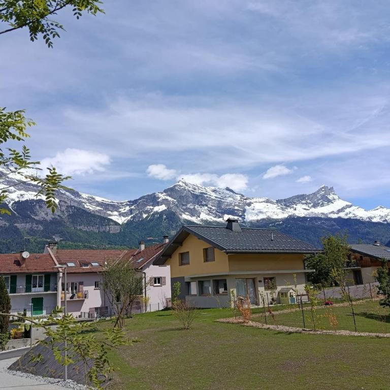 Vue Aravis et terrasse Proximité Thermes - Appartement - 24