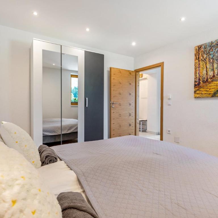 Schwarm Haus Apartment Saalfelden - Two-Bedroom Deluxe Apartment with Garden View - 18